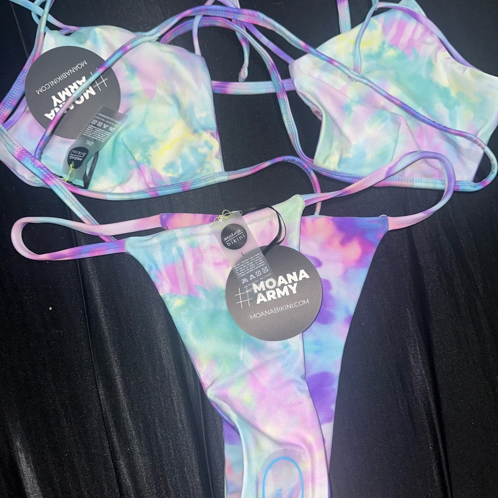 Moana Bikini Scorchin reversible bikini set - Picture 4 of 5